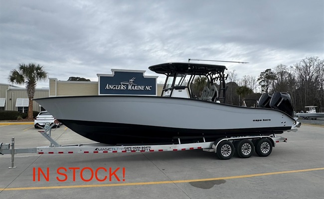 2026 Cape Horn 31T Whisper Gray/Black